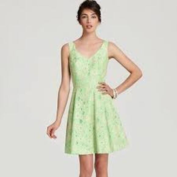 RARE Lilly Pulitzer Green Lace Fit & Flare Dress – Size 0 – EUC - Picture 3 of 12